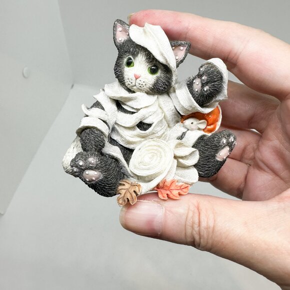 SOLD Vtg 97 Calico Kittens Cat Halloween Mummy Costume Fall Leaves Toilet Paper - Picture 2 of 7